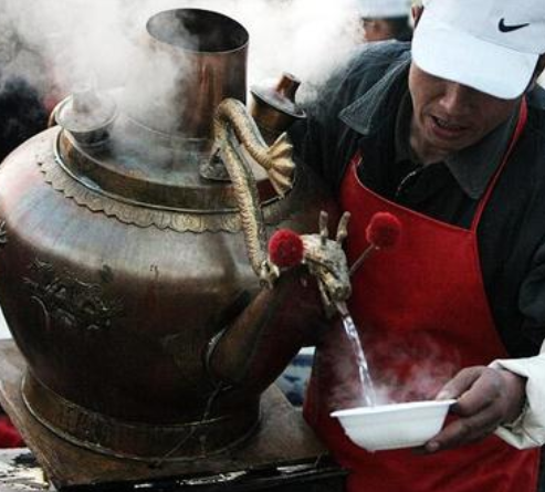 龙嘴大铜壶“茶汤”